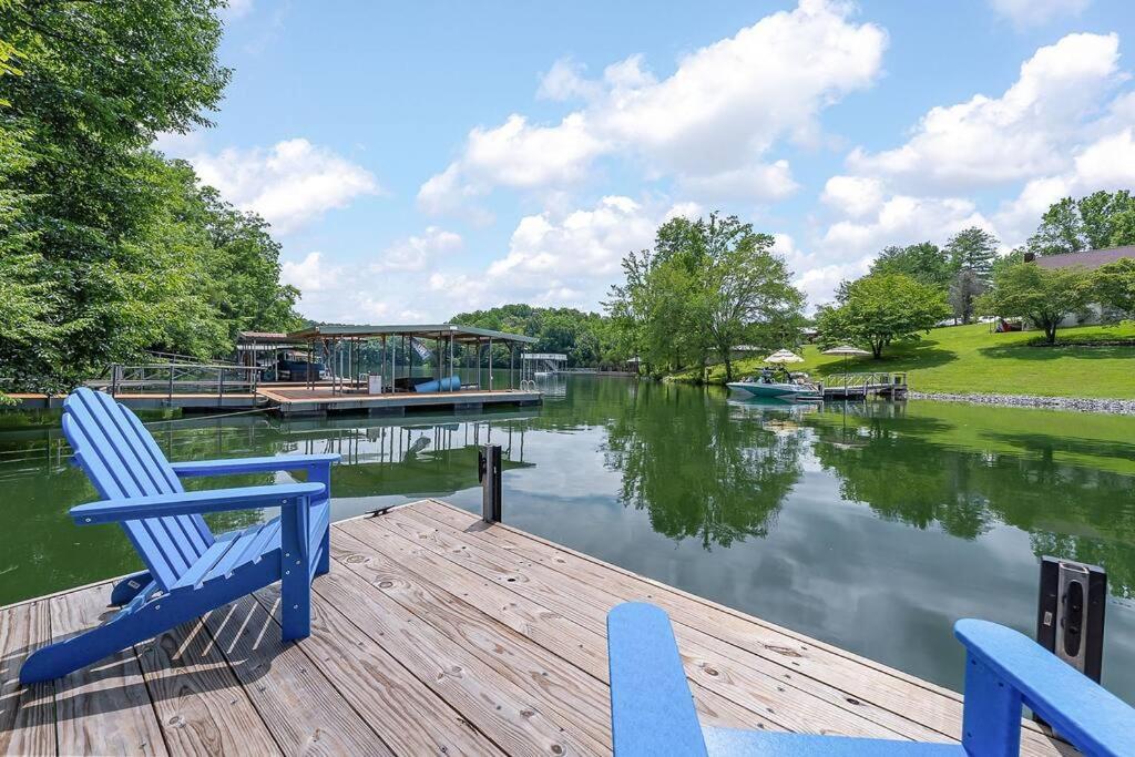 Rustic Cabin, Dock, Firepit, Kayaks & Games Winchester Ngoại thất bức ảnh