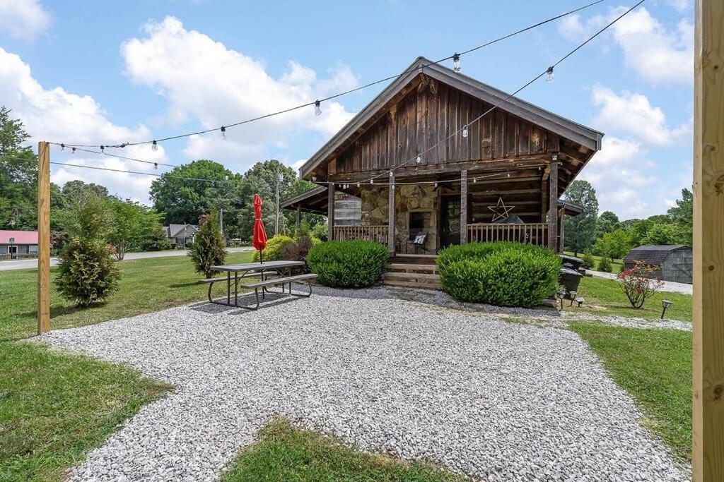 Rustic Cabin, Dock, Firepit, Kayaks & Games Winchester Ngoại thất bức ảnh